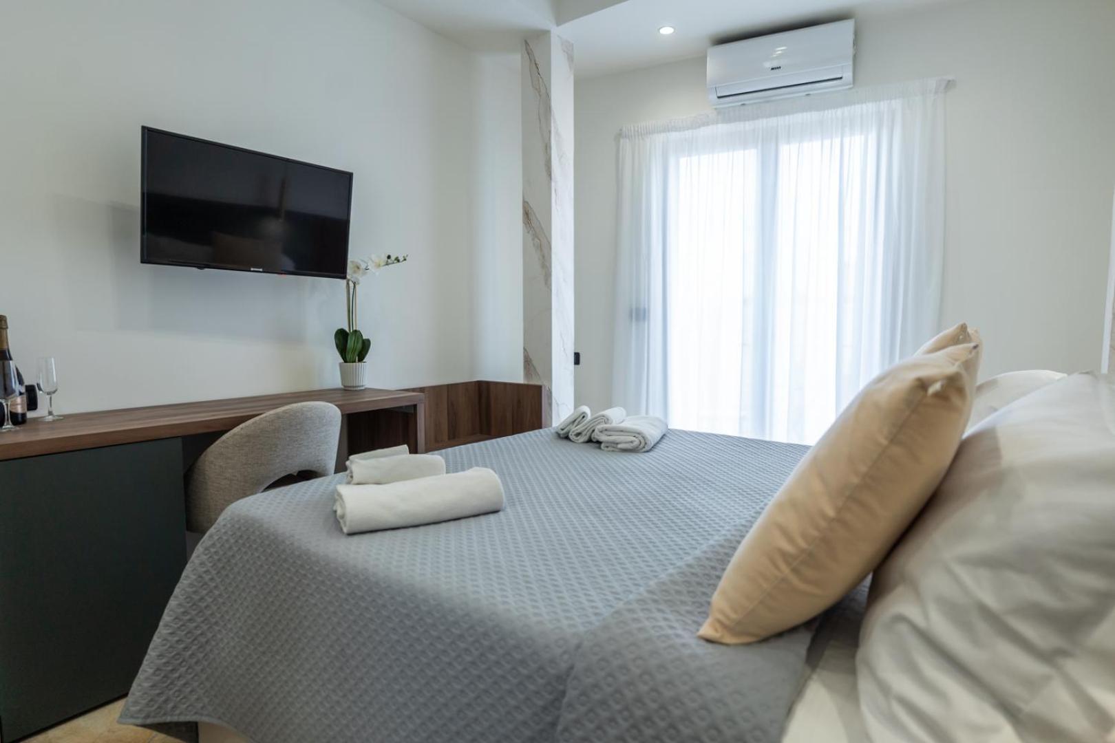 San Giusto Rooms Джардини-Наксос Экстерьер фото